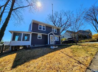 9 Woods End Rd, Clifton, NJ 07012