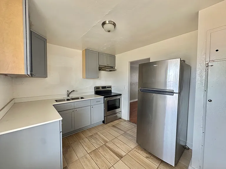 2034 NW 25th St #6 — Photo 8