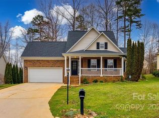 4048 River Falls Dr, Lowell, NC 28098