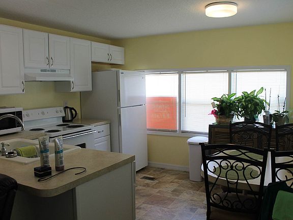 JANETS & Greenlawn 021