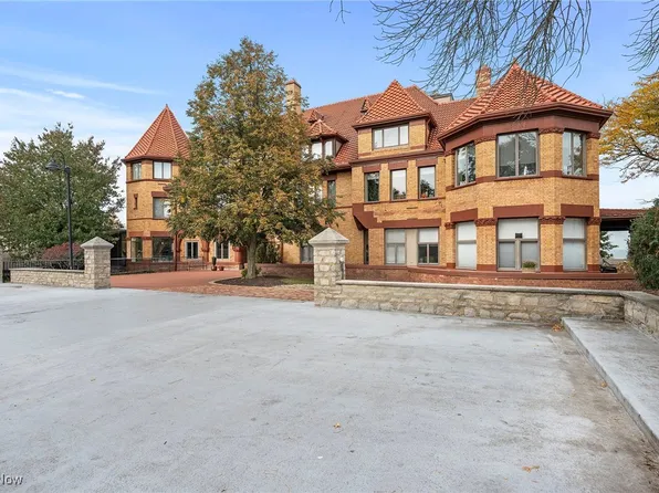 23200 Lake Rd APT 55, Bay Village, OH 44140
