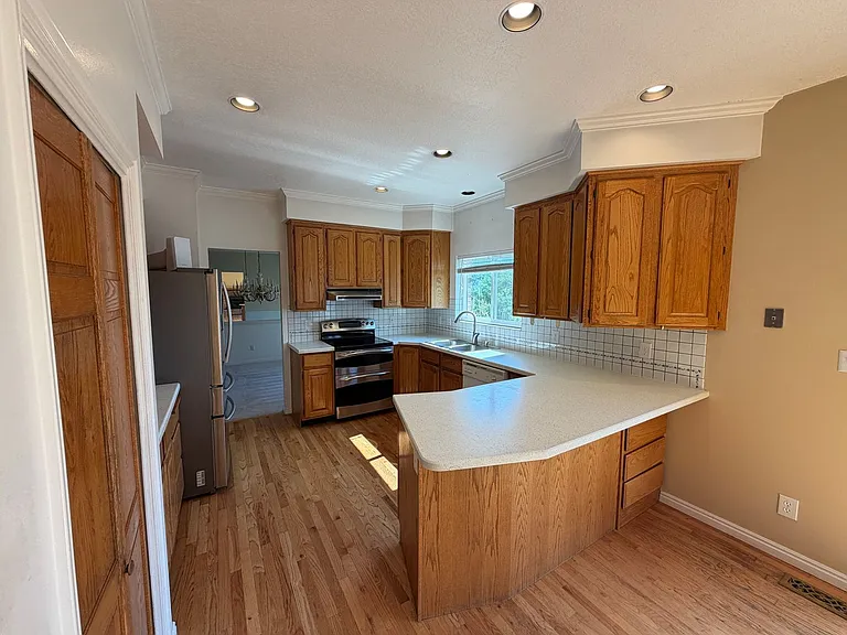 479 S Palisade Dr — Photo 26