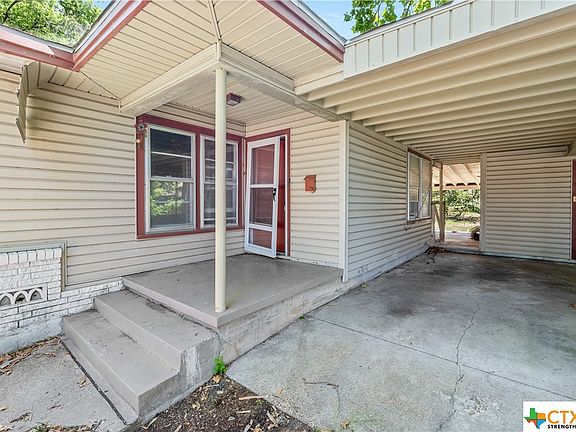 2nd image of 817 Lawrence Dr