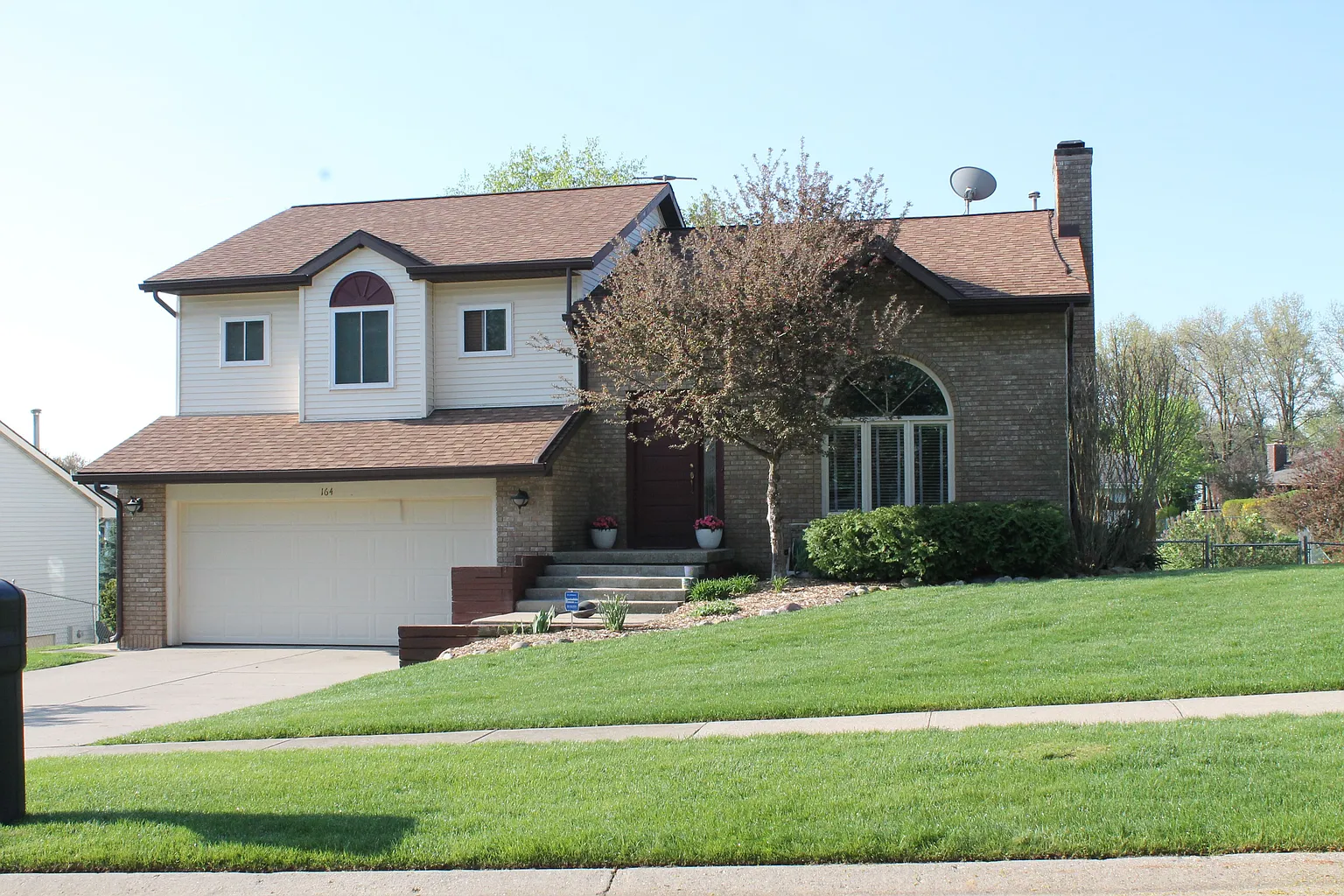 164 Glen Eagle Dr NE photo 1
