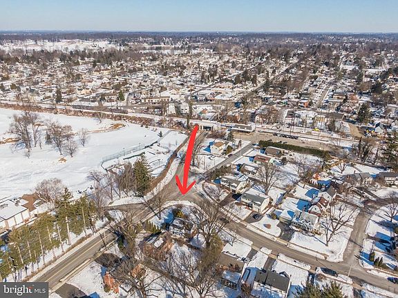 4th image of 776 Brooke Rd