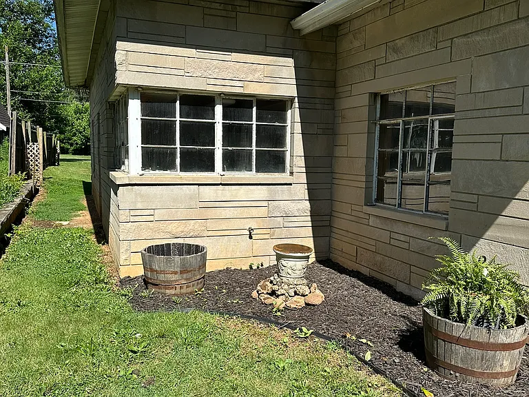 605 S 9th St — Photo 58