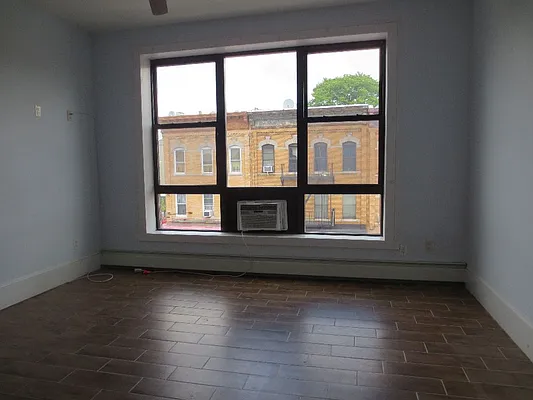 Rented by Parlor Real Estate Corp | media 27