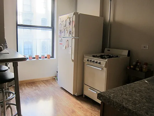 Rented by Chartwell Manhattan Realty | media 6