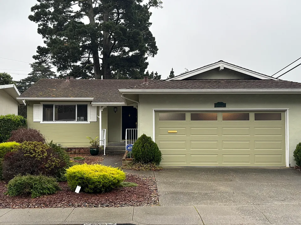 2581 Evergreen Dr