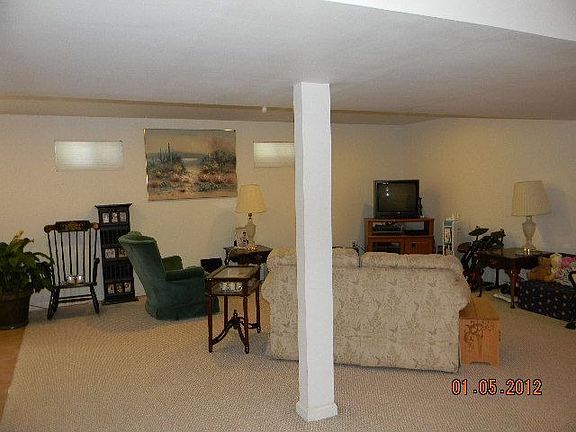 lots of entertainment room, wals out to ...