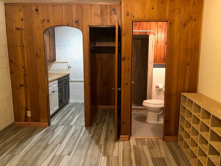 112 La Veta Dr NE #C — Photo 8