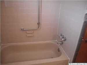 5th image of 247 Harrington Dr N