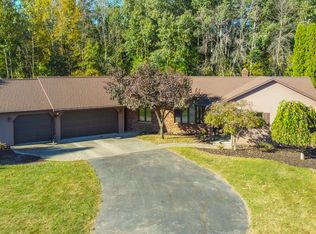 1481 Ravine Dr, Green Bay, WI 54313