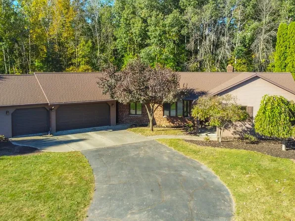 1481 Ravine Dr, Green Bay, WI 54313