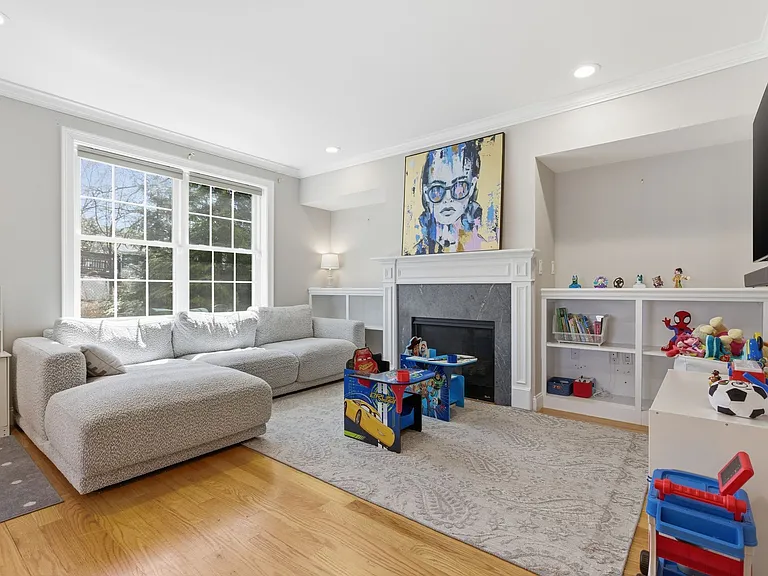 7 Spring Ct #A — Photo 10