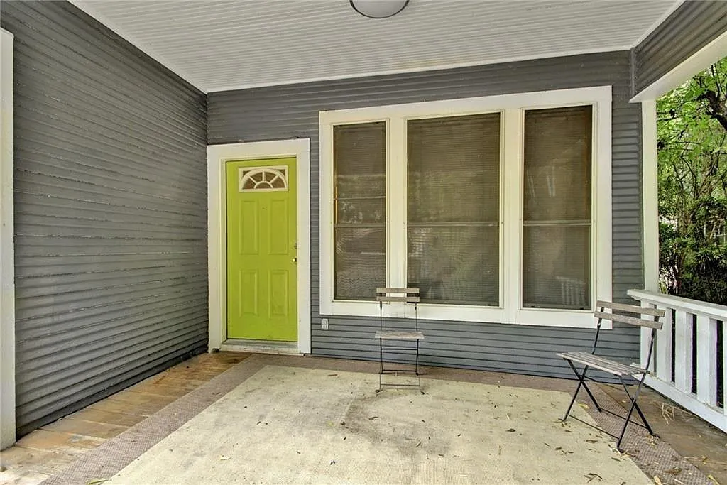 3 bed, 4032 sqft, $4,500 — Photo 2
