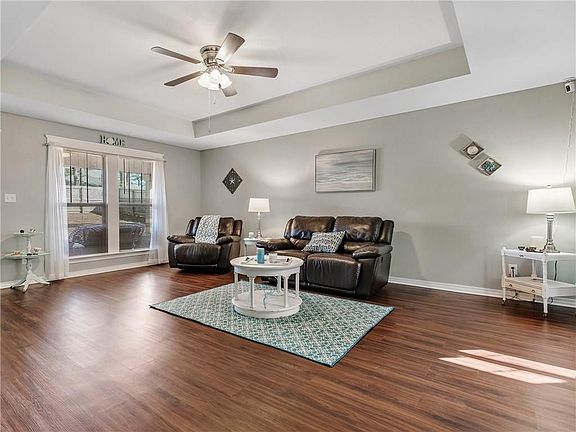 3rd image of 9542 Fox Run Ct W