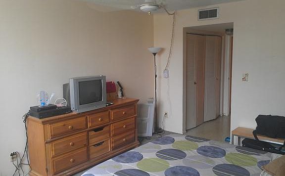 5th image of 1465 NE 123rd St APT 306