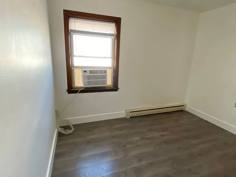604 F Ave — Photo 5