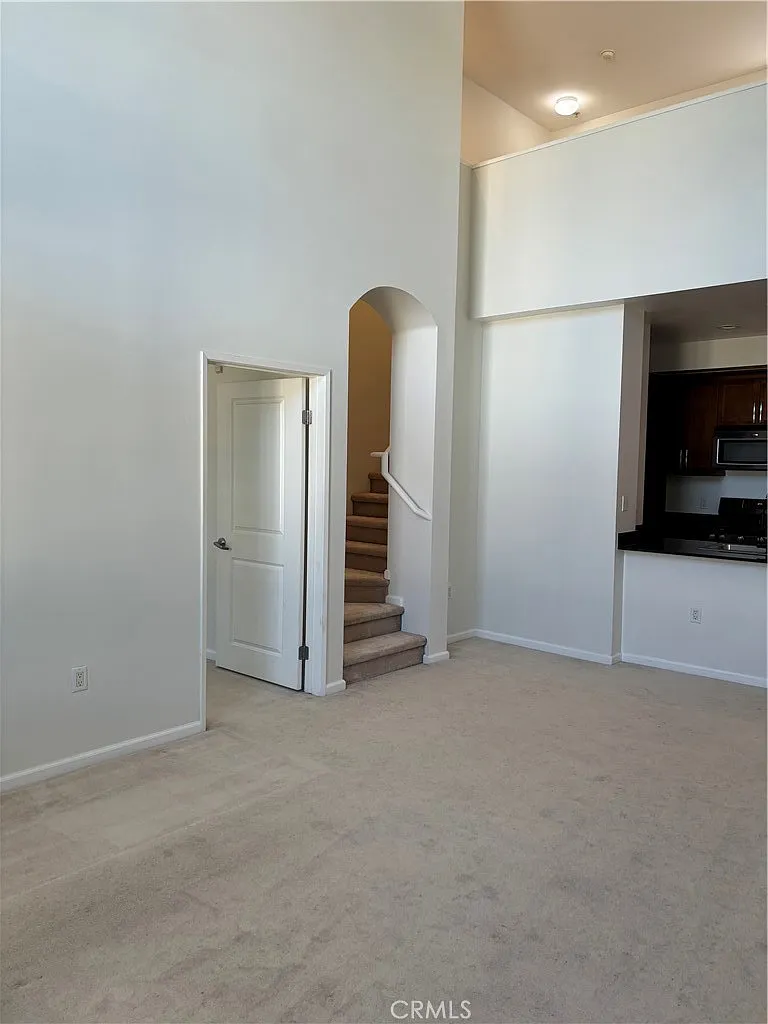 2 bed, 1274 sqft, $3,600 — Photo 3