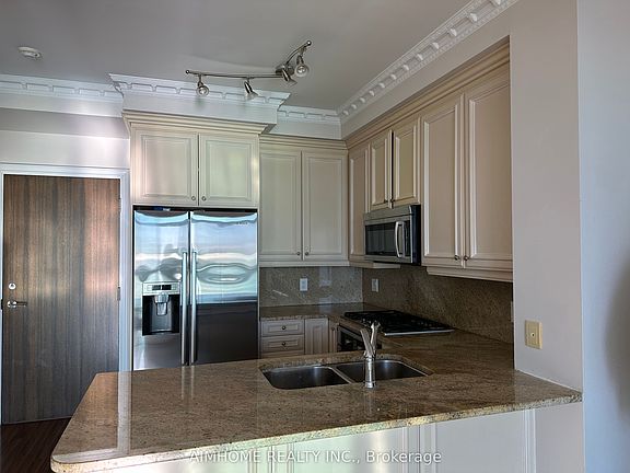3rd image of 16 Harbour St #3509