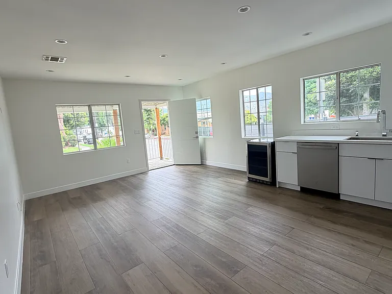 725 W California Ave #725 — Photo 4