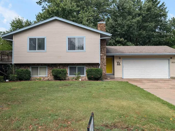 1609 N Main St, Rose Hill, KS 67133