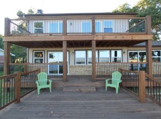 245 Bushwhacker Dr, Mabank, TX 75156