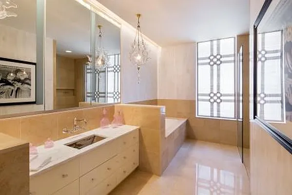 Sold by Modlin Group | media 8