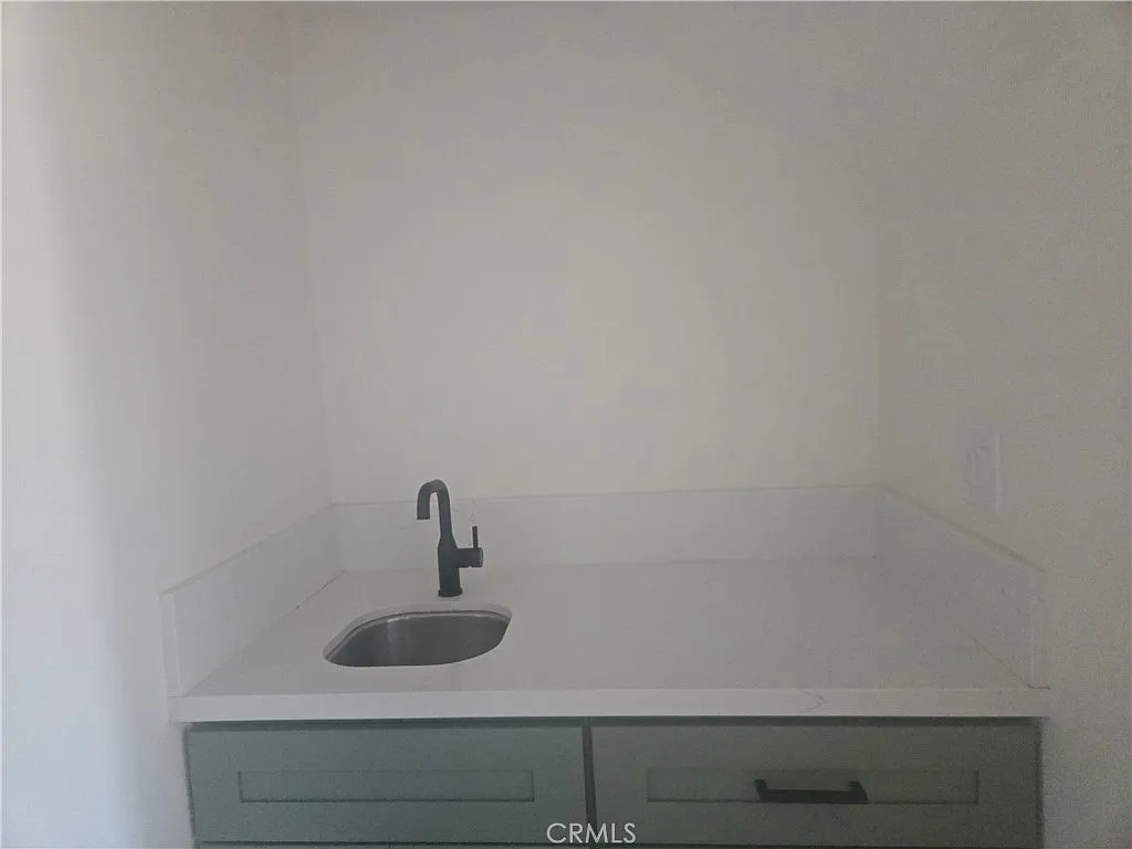 2 bed, 1541 sqft, $4,000 — Photo 4