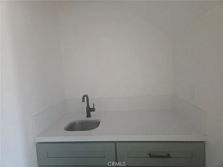 15137 Magnolia Blvd #C — Photo 6