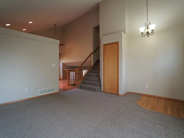 1072 Scarlet Oak Dr — Photo 6