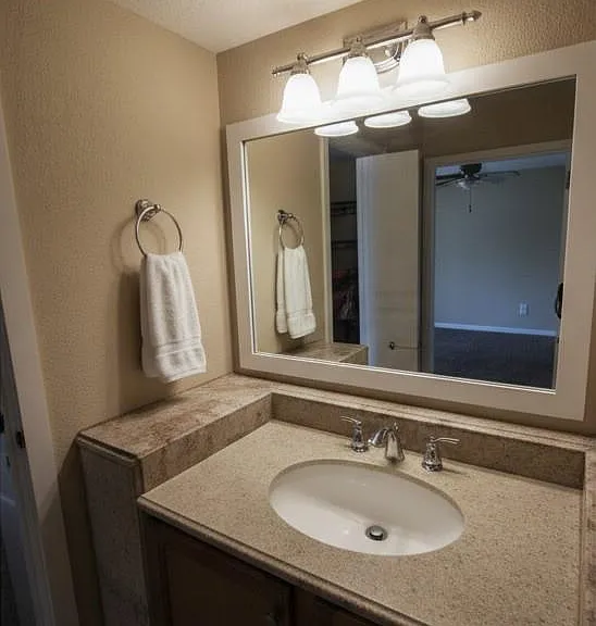 19 Marina Cir — Photo 5
