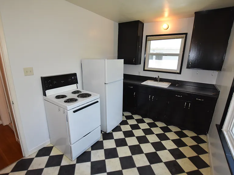 509 Everett Ave — Photo 11