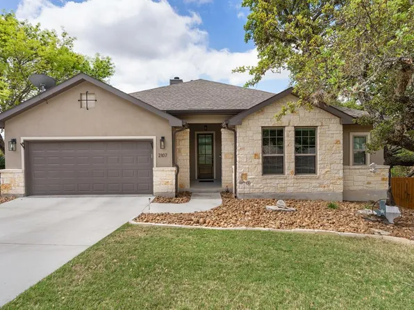 2107 W Bluff Dr, Kerrville, TX 78028