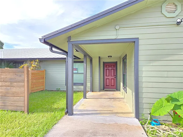 4508 SE Salvatori Rd — Photo 2