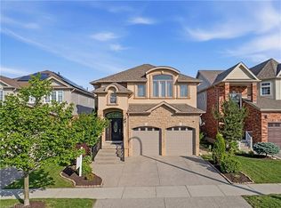 59 Newcastle Dr, Kitchener, ON N2R 1X2