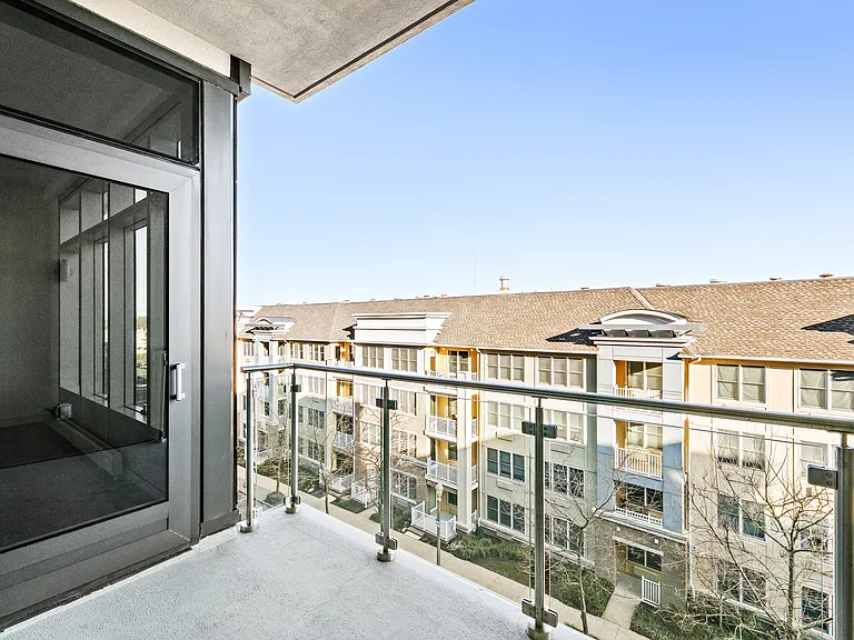 30 Melrose Ter #408 — Photo 31