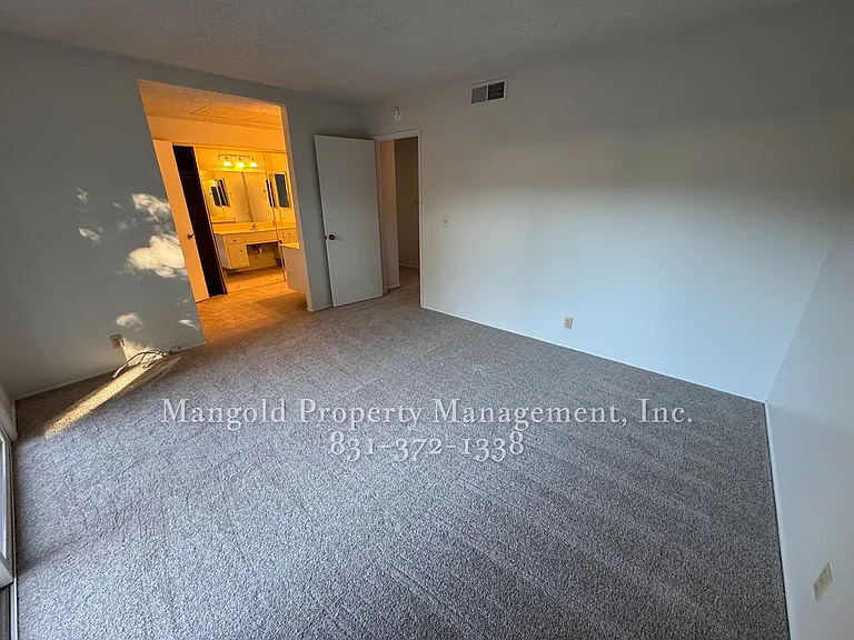 22490 Ferdinand Dr — Photo 12