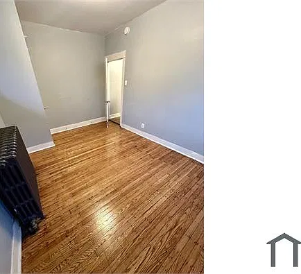 3 bed, 900 sqft, $1,695 — Photo 3
