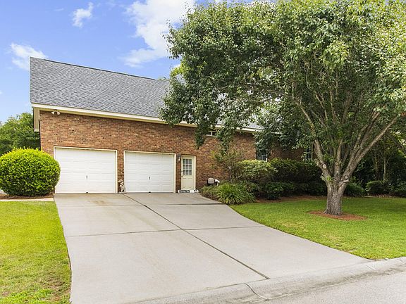 3rd image of 2001 Carriage Way