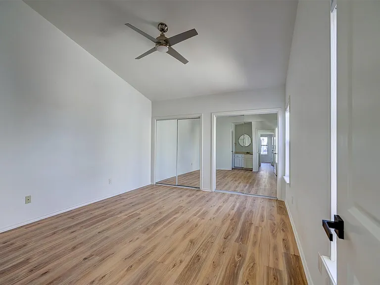 512 Eberhart Ln #1403 — Photo 22