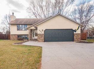1602 30th Ave S, Fargo, ND 58103