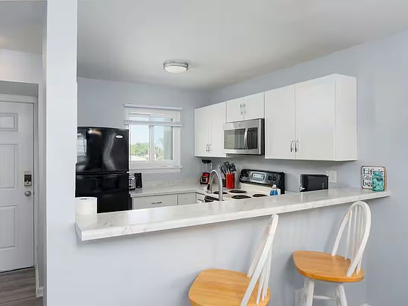 4th image of 601 Carolina Beach Ave N APT 201