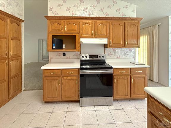 5th image of 9704 Shadow Wood Dr