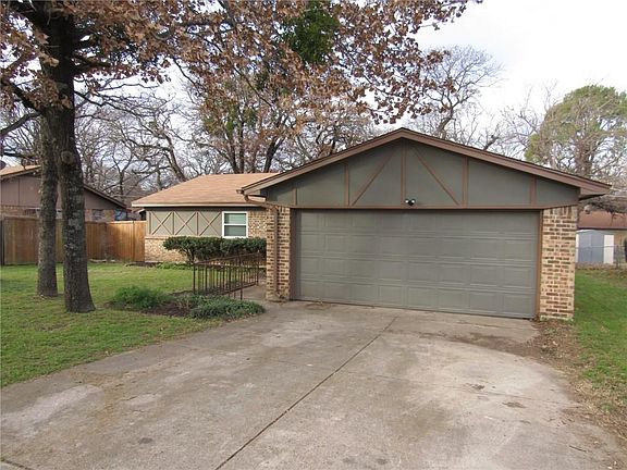 3rd image of 2704 Mintwood Pl