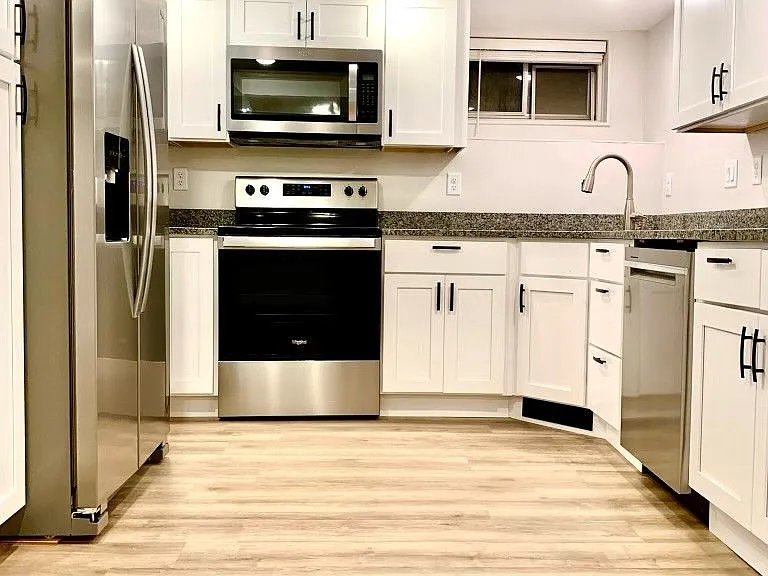 639 S Loomis Ave #MAIN — Photo 1