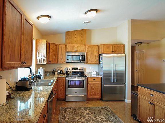 2nd image of 520 11th St NE APT 1