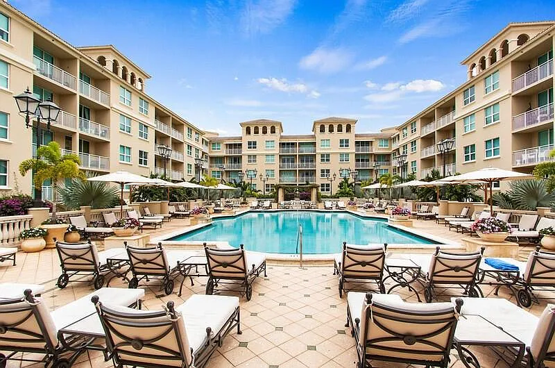 99 SE Mizner Blvd #401
