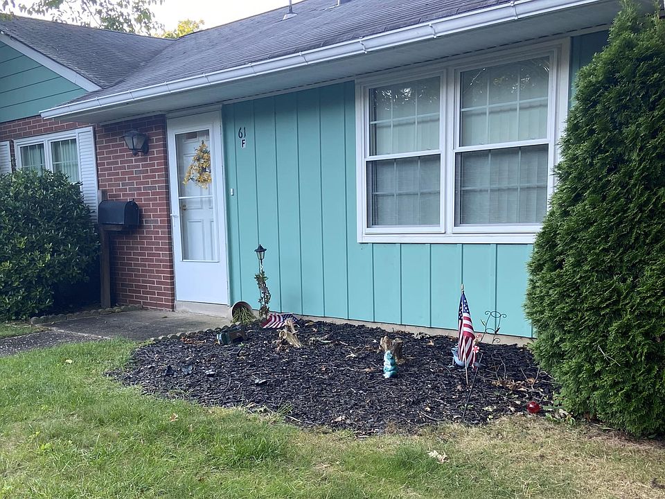 1st image of 61F Buckingham Dr #1006